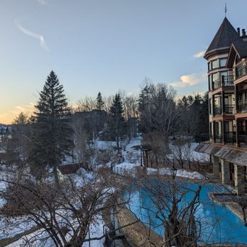 Hôtel Quintessence - Infinity Pool and Hot Tub - Hotels Near Me - Mont-Tremblant, Quebec Hôtel Quintessence - Infinity Pool and Hot Tub - Hotels Near Me - Mont-Tremblant, Quebec