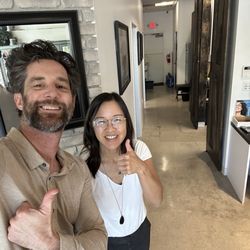 Concourse Optometry - Dr. Chen 2 thumbs up!