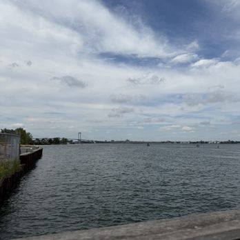 Maurizio's on the Water - Italian Near Me - Beechhurst, New York