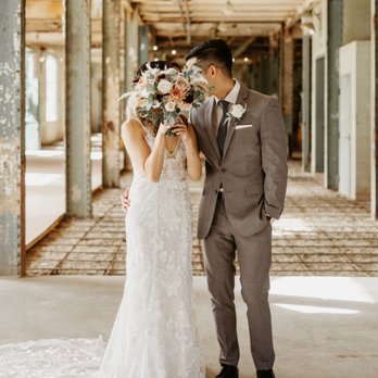Amour Florist  - Gorgeous wedding bouquet. - Wedding Planning Near Me - Elk Grove, California