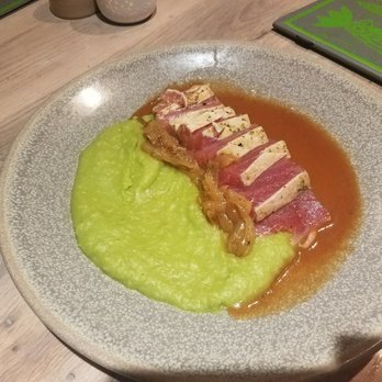 Moku Kitchen - Cocktail Bars Near Me - Honolulu, Hawaii