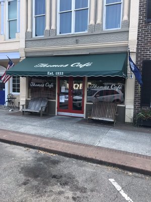 Thomas Cafe by null