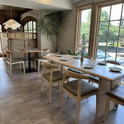 Blossom Cafe - Indoor seating