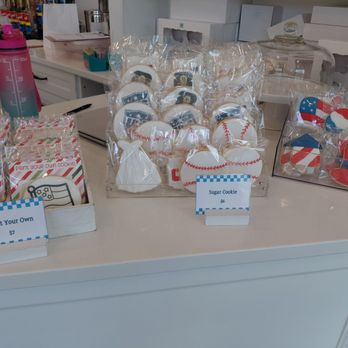 Lizzie’s Bakery Nut Free - 4th of July themed sugar cookies! - Bakeries Near Me - Shaker Heights, Ohio Lizzie’s Bakery Nut Free - 4th of July themed sugar cookies! - Bakeries Near Me - Shaker Heights, Ohio