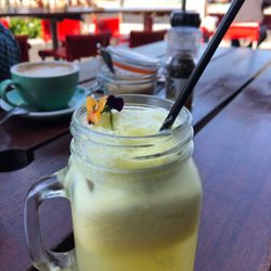 The Bunker Coffee Bar - Fresh juices and great coffee