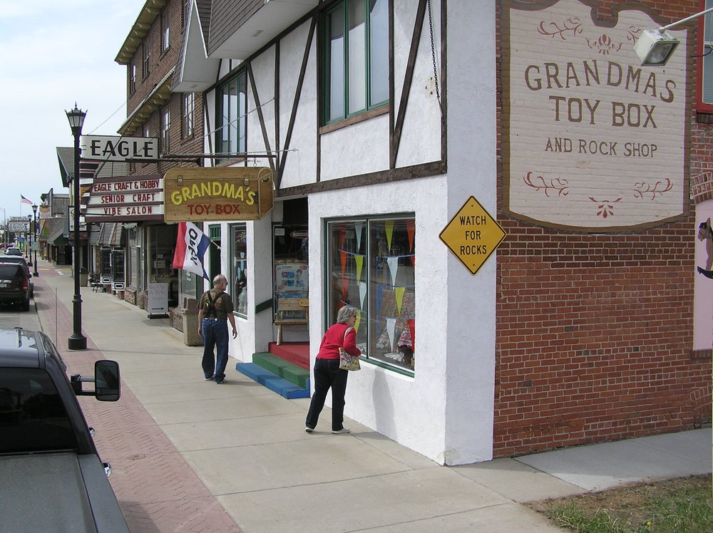 GRANDMA’S TOY BOX Updated September 2024 14 Reviews 223 E Wall St