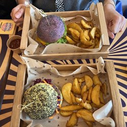 Flower Burger - Yummy vegan burgers and fries.
