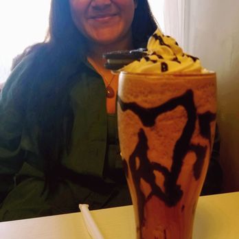 D' Coffee Bouteaque - Oreo Cookie Brain Freeze - Coffee & Tea Near Me - Palm Desert, California D' Coffee Bouteaque - Oreo Cookie Brain Freeze - Coffee & Tea Near Me - Palm Desert, California