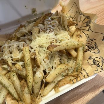 Elite Experience: The Melt - Garlic cheese fries - Yelp Events Near Me - Brea, California