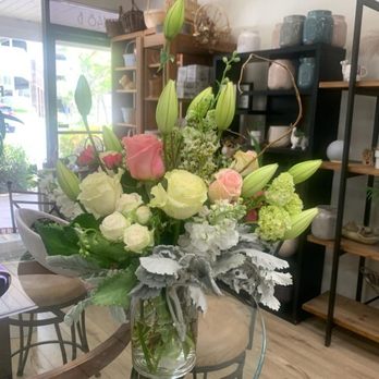 Ciat Flower - Gorgeous Arrangement! - Florists Near Me - Fullerton, California Ciat Flower - Gorgeous Arrangement! - Florists Near Me - Fullerton, California
