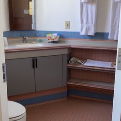 MCRDSD Transient Officers Billeting Quarters - Bathroom in 1 bedroom suite