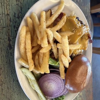 Gloria’s - Bacon cheeseburger - Juice Bars & Smoothies Near Me - Moab, Utah