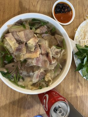 Pho Hoang by null