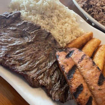 Charcoals Steak & Grill - Big Hunter Churrasco with Sausage - New American Near Me - Miami, Florida Charcoals Steak & Grill - Big Hunter Churrasco with Sausage - New American Near Me - Miami, Florida