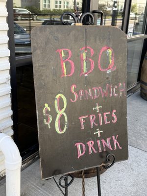 Fainmous BBQ by null