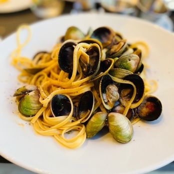 Mark's Off Madison - Linguini Alle Vongole - Breakfast & Brunch Near Me - New York, New York