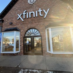 Xfinity Store by Comcast - The outside