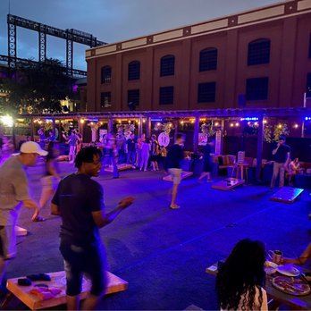 ViewHouse Ballpark - Cornhole & 2x4 Jenga - Breakfast & Brunch Near Me - Denver, Colorado