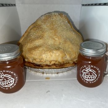 Apple Annie's - Apple pie with cute shakers - Bakeries Near Me - Oak Glen, California Apple Annie's - Apple pie with cute shakers - Bakeries Near Me - Oak Glen, California