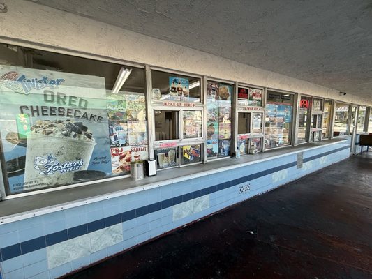 Fosters Freeze by null