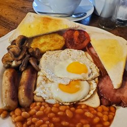 Cafe Bellissimo - glorious full english breakfast!