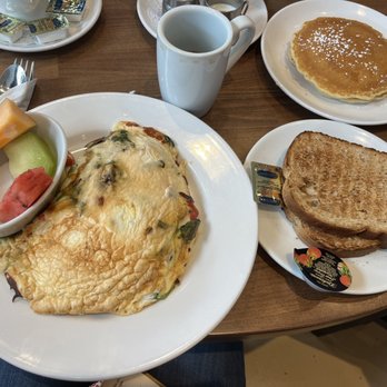 Eggspresso Glenview - Egg White Delight Omelette - New American Near Me - Glenview, Illinois Eggspresso Glenview - Egg White Delight Omelette - New American Near Me - Glenview, Illinois