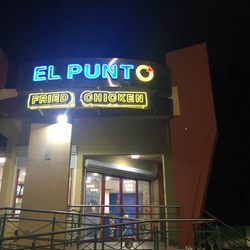 El Punto Restaurante - Venus Gardens - Entrance at night