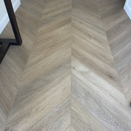 Custom chevron inlay in the front entrance