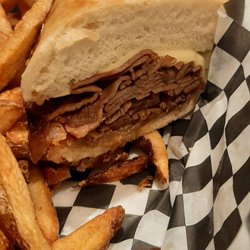 The Stone Corner Pub - Beef dip portion was  great