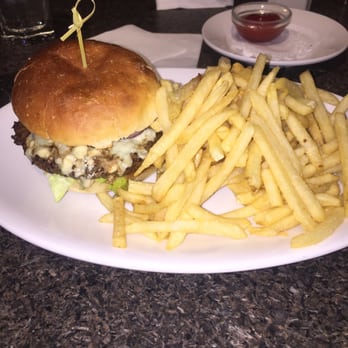 Esquire Grill - Blue cheese burger - American Near Me - Sacramento, California