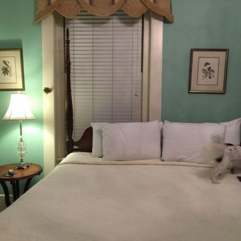 Foley House - Bedroom - Bed & Breakfast Near Me - Savannah, Georgia