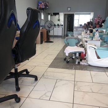 L A Nails - Entrance - Nail Salons Near Me - Montgomery, Alabama