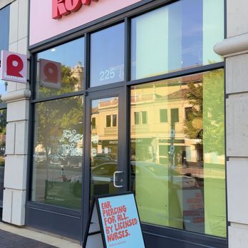 Rowan Country Club Plaza - Piercing Near Me - Kansas City, Missouri