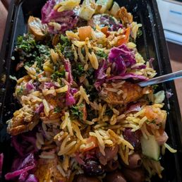 Bowl with grilled chicken Bowl with grilled chicken