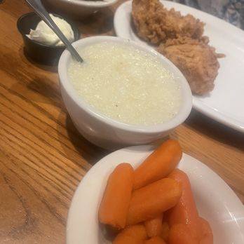 Cracker Barrel Old Country Store - Breakfast & Brunch Near Me - Pittsburgh, Pennsylvania