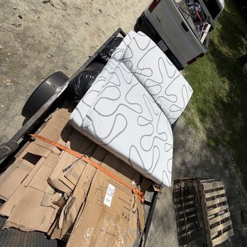 Low Country Debris & Disposal - Cardboard, trash, and mattress pickup and disposal. - Junk Removal & Hauling Near Me - Canton, North Carolina Low Country Debris & Disposal - Cardboard, trash, and mattress pickup and disposal. - Junk Removal & Hauling Near Me - Canton, North Carolina