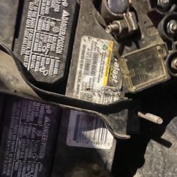 AutoZone Auto Parts - Old battery under warranty so got it replaced