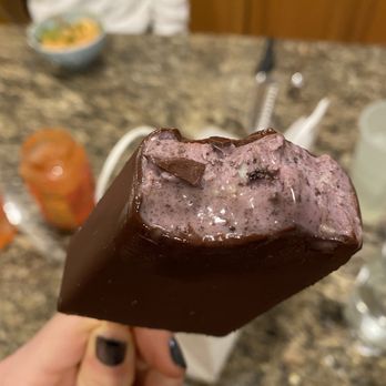 Ice Queen PDX - oreo blackberry cheesecake paleta dipped in dark chocolate - Ice Cream & Frozen Yogurt Near Me - Portland, Oregon Ice Queen PDX - oreo blackberry cheesecake paleta dipped in dark chocolate - Ice Cream & Frozen Yogurt Near Me - Portland, Oregon