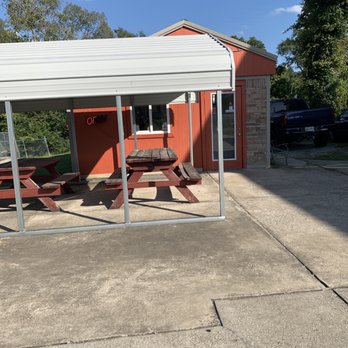 Los Potros Authentic Mexican Food - Outside eating and front of building - Mexican Near Me - Columbia, Tennessee Los Potros Authentic Mexican Food - Outside eating and front of building - Mexican Near Me - Columbia, Tennessee