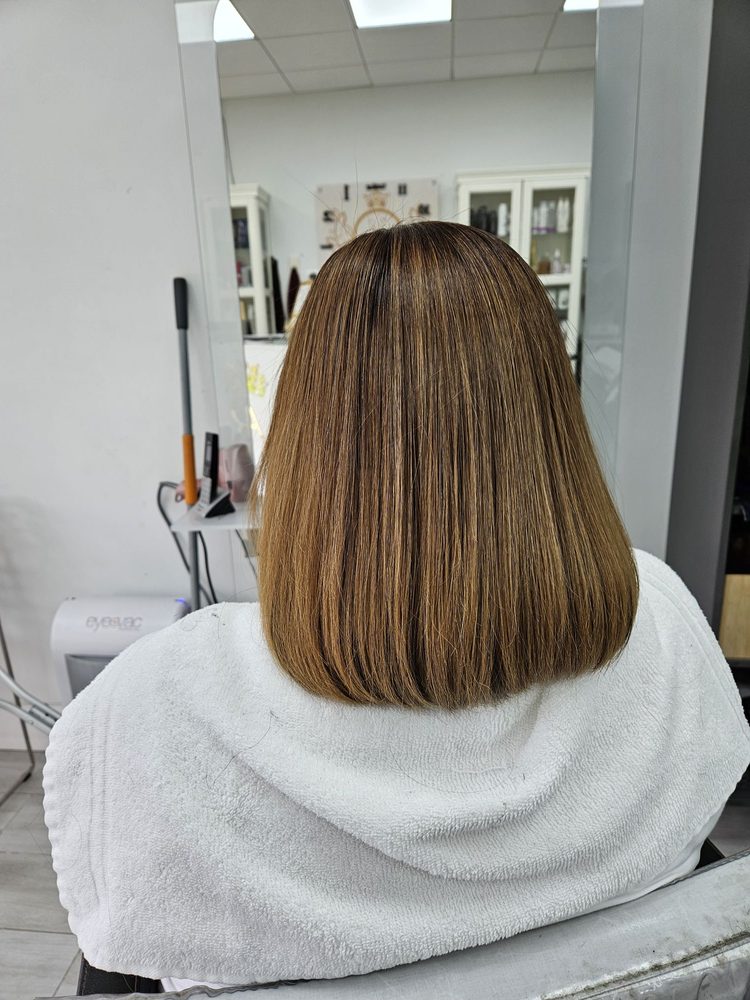 Dominican Hair Palace Image