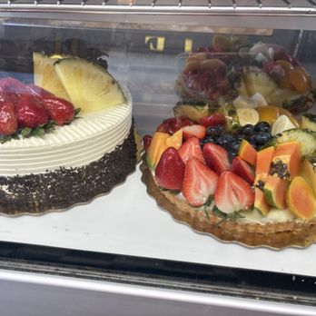 Le Roi Pasteries & Bakery - Bakeries Near Me - Ottawa, Ontario Le Roi Pasteries & Bakery - Bakeries Near Me - Ottawa, Ontario