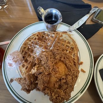Fixins - Chicken and waffle - Soul Food Near Me - Detroit, Michigan