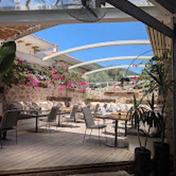 Bella Gusto Restaurant - Patio seating - Italian Near Me - Muğla, 48