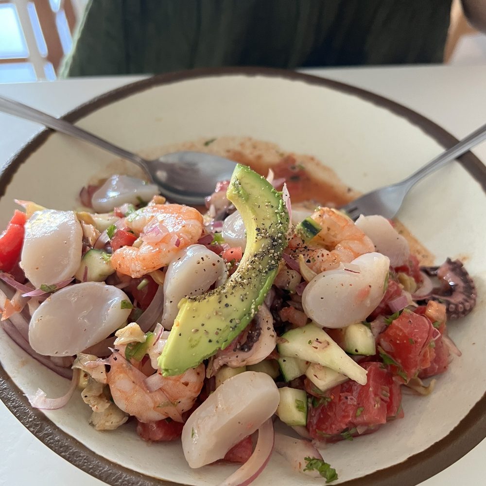 El Buzo - My wife ordered "El Buzo" ceviche, which was delicious! You can see the variety of fresh fish included. - Seafood Near Me - Puerto Peñasco, SON El Buzo - My wife ordered "El Buzo" ceviche, which was delicious! You can see the variety of fresh fish included. - Seafood Near Me - Puerto Peñasco, SON