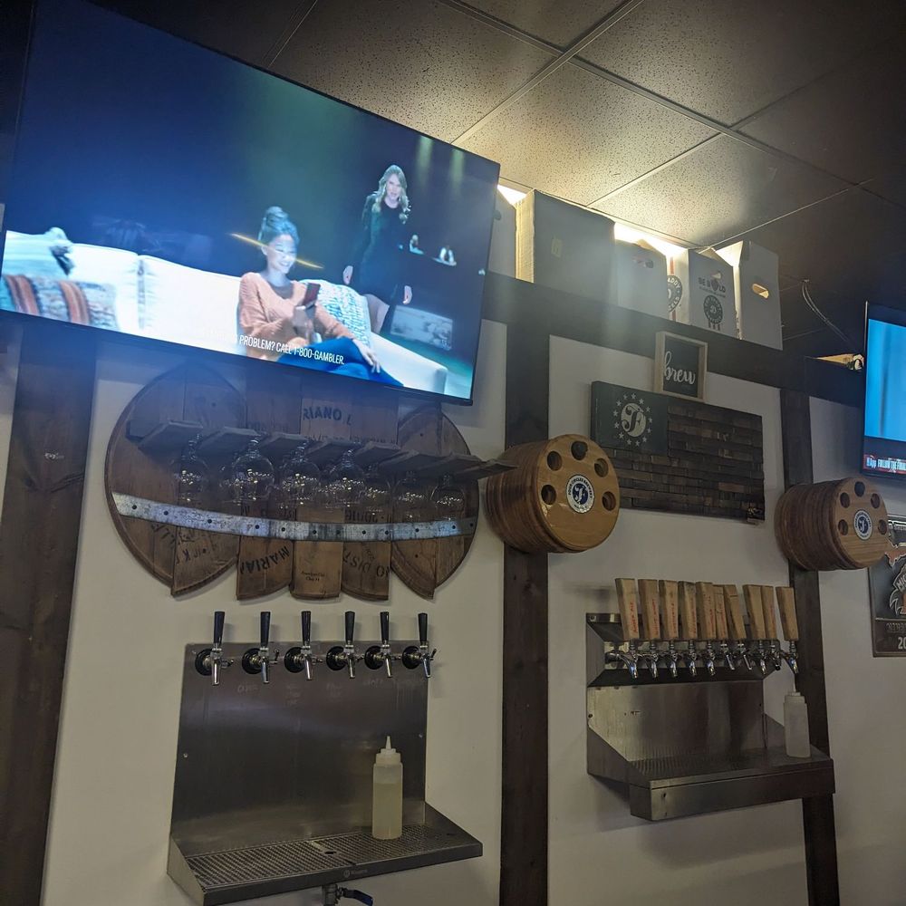 Four Circles Brewery - Breweries Near Me - Brighton, Michigan