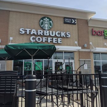 Starbucks - Storefront with a patio - Coffee & Tea Near Me - Kitchener, Ontario
