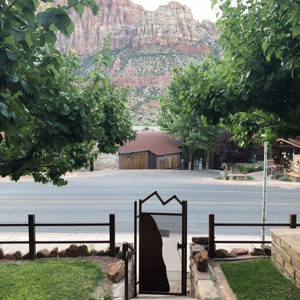 Red Rock Inn Bed & Breakfast - Looking out our front door - Bed & Breakfast Near Me - Springdale, Utah Red Rock Inn Bed & Breakfast - Looking out our front door - Bed & Breakfast Near Me - Springdale, Utah
