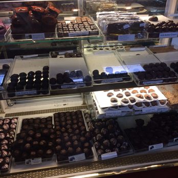 Sweet Cioccolata - Glass case with chocolates - Candy Stores Near Me - Wallingford, Connecticut Sweet Cioccolata - Glass case with chocolates - Candy Stores Near Me - Wallingford, Connecticut