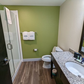 Sleep Inn - Bathroom - Hotels Near Me - Logan, Ohio Sleep Inn - Bathroom - Hotels Near Me - Logan, Ohio