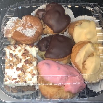 Choco Bakery & Cafe - Varied cream puffs and carrot cake bar. - Patisserie/Cake Shop Near Me - Corona, California Choco Bakery & Cafe - Varied cream puffs and carrot cake bar. - Patisserie/Cake Shop Near Me - Corona, California